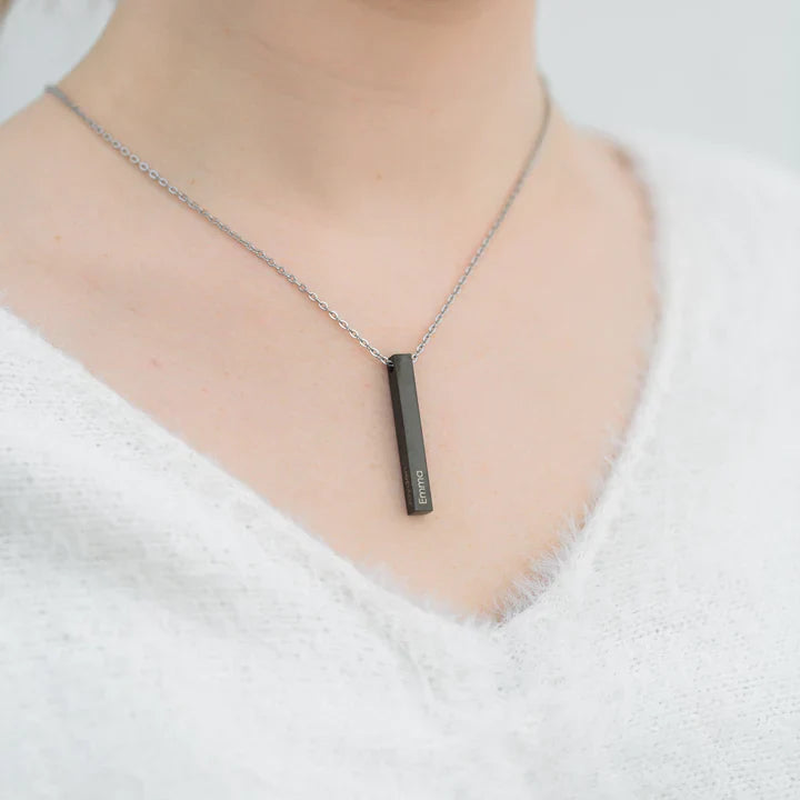 3D Gravert Bar Collier - Personlig eleganse