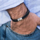 Bracciale Uomo in Pelle Nera – Personalizzabile con Finiture in Argento o Oro 